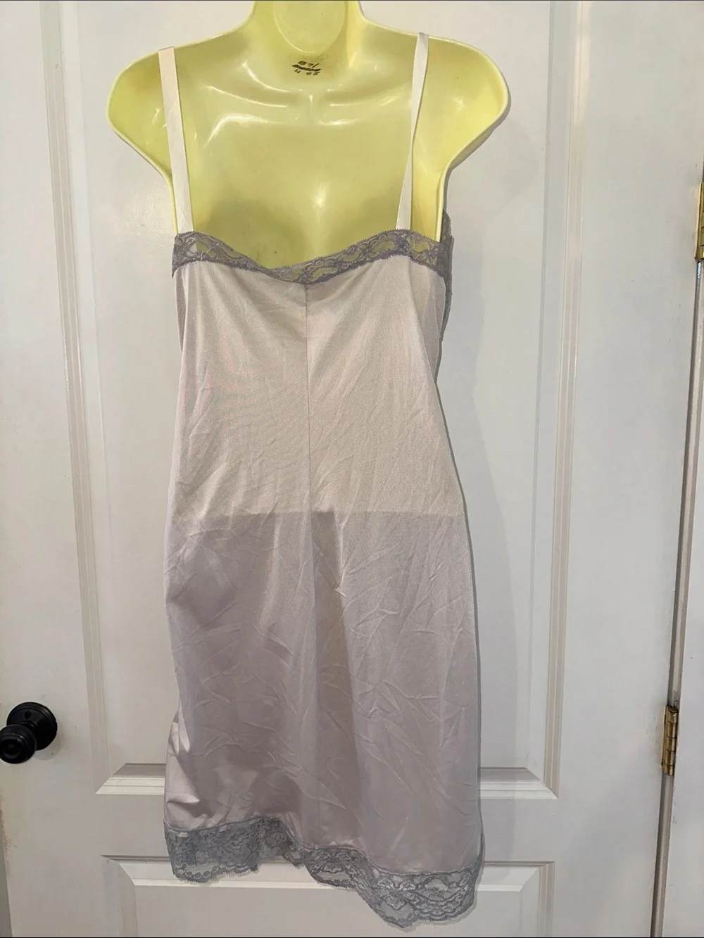 Vintage 60s grayish lavender full nylon slip with lace trim detailing - Picture 5 of 6